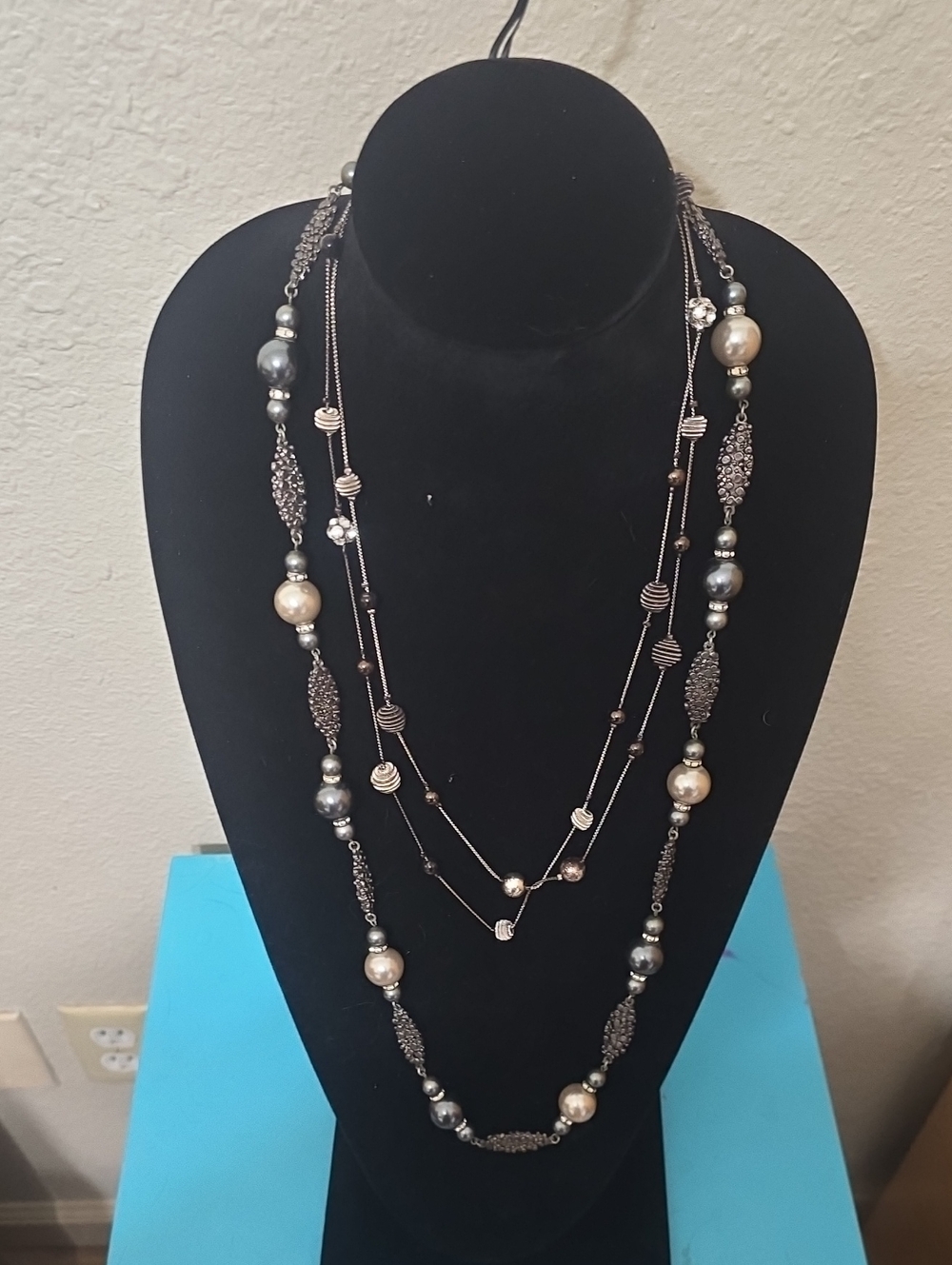 Lot Of 2 Layered Pearl and Metallic Bead Necklace - Silver & Gray
